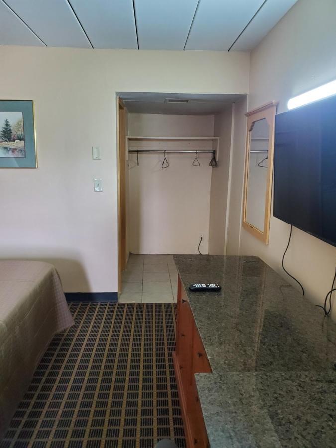 Budget Inn Of Бей-Сити Экстерьер фото