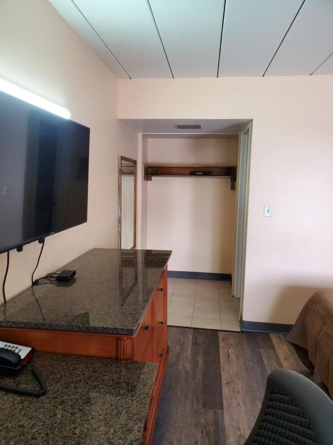 Budget Inn Of Бей-Сити Экстерьер фото