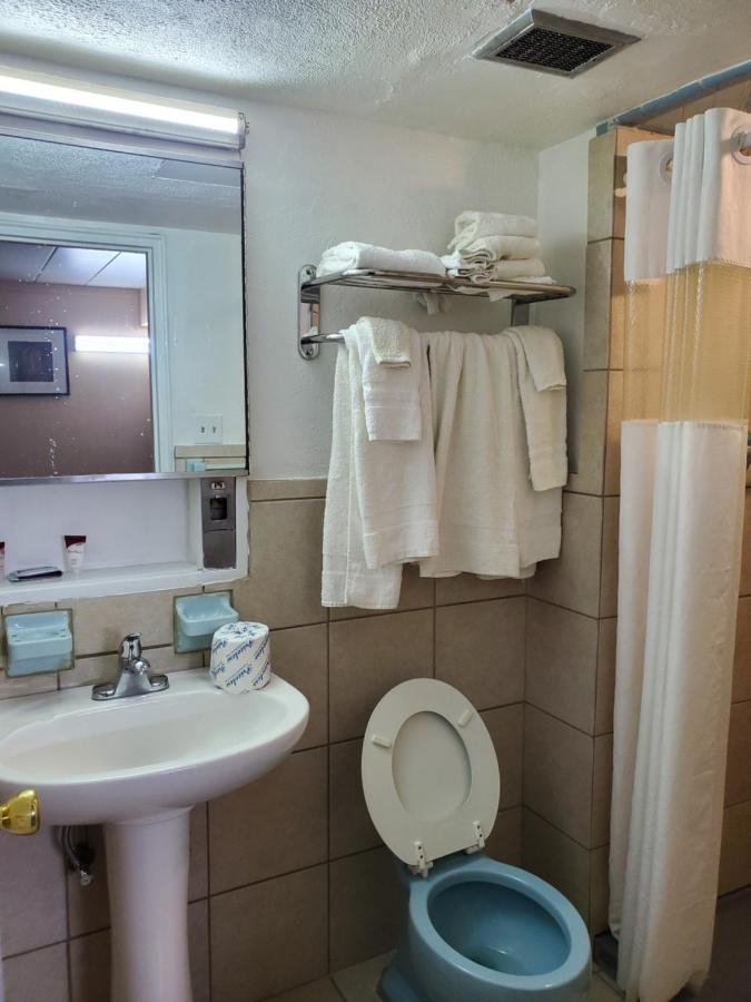 Budget Inn Of Бей-Сити Экстерьер фото
